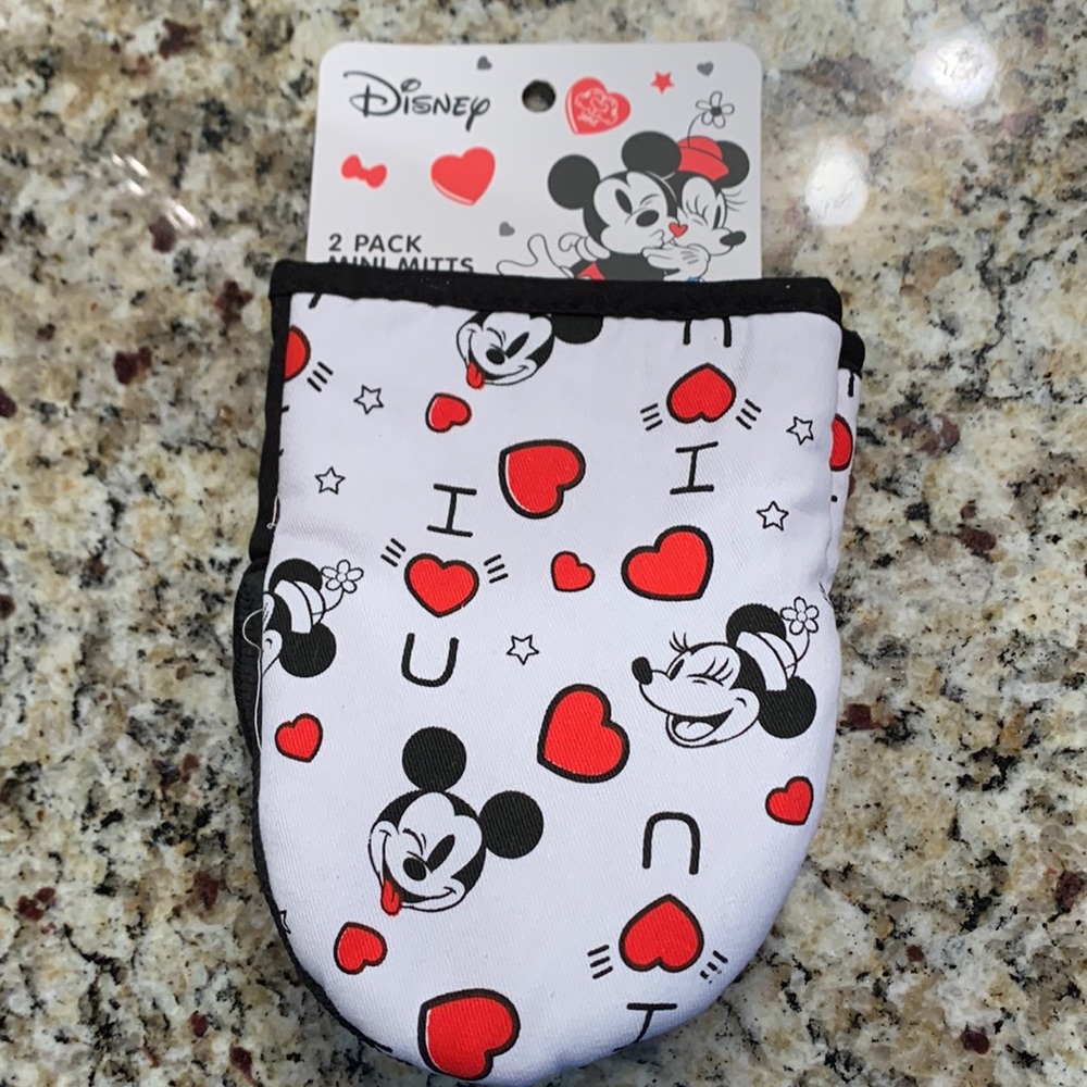 Disney Valentines Mickey and Minnie Mitts